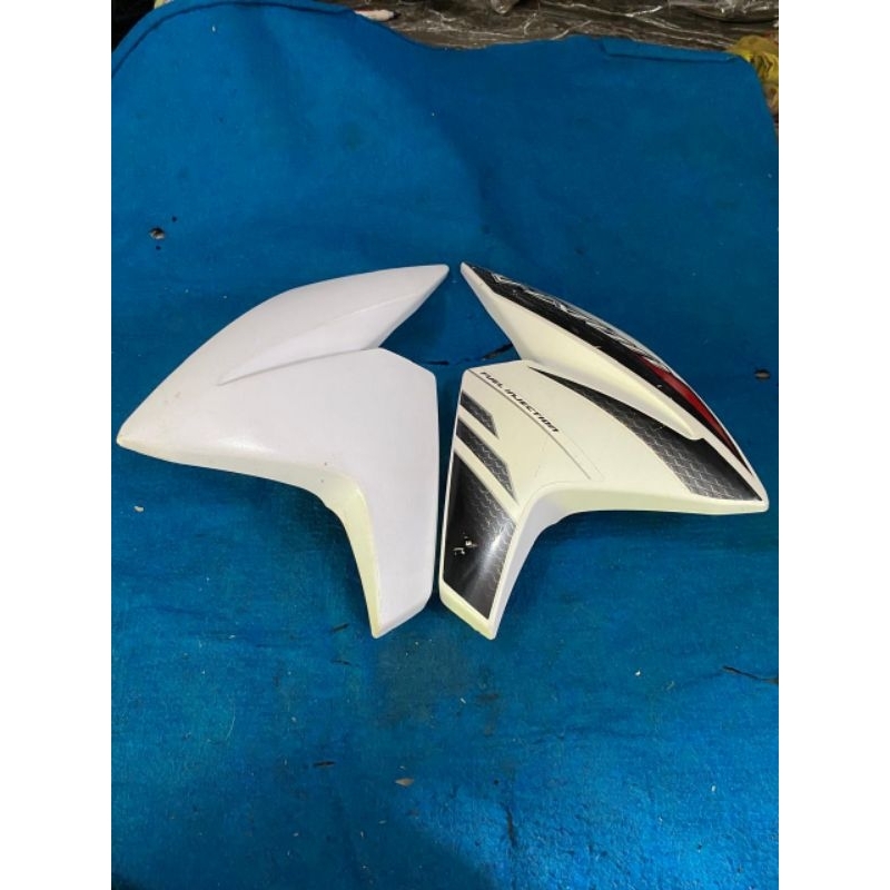 Shroud kuping sayap tangki yamaha vixion new original