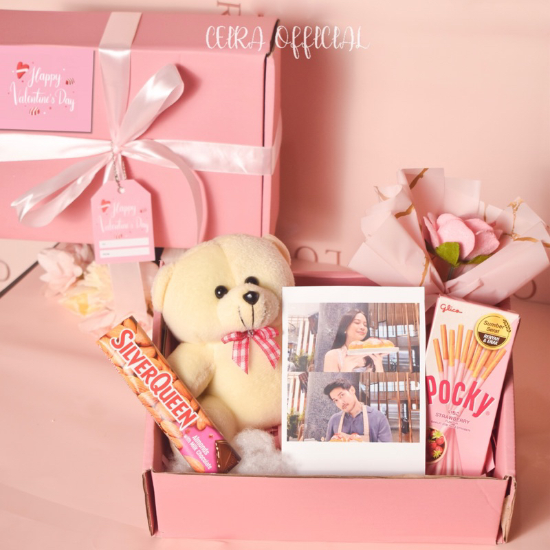 

HAMPERS VALENTINE / KADO VALENTINE / HADIAH VALENTINE / KADO PACAR / HAMPERS / KADO VALENTINE’S DAY / KADO SPECIAL / VALENTINE HADIAH / GIFT BOX VALENTINE / KADO TAS / KADO TEMAN / TAS HADIAH / KADO SAHABAT / VALENTINES DAY / HADIAH PACAR