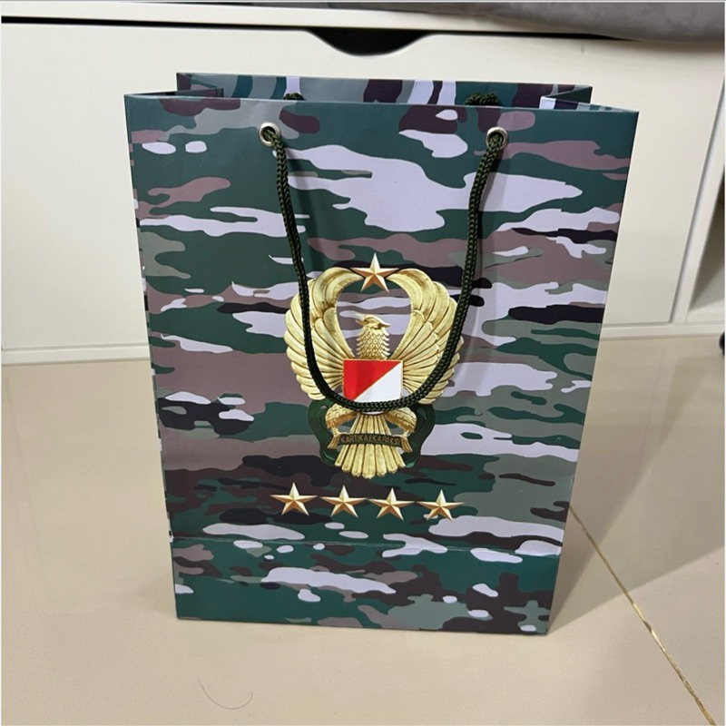 

Take All Abri Militer Garuda Bintang 4 Army Paper Bag Small 27x20x10cm