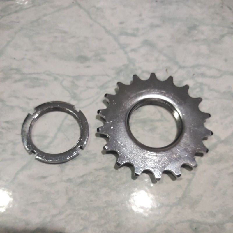 Cog Six Bolt Fixie 18T / 19T