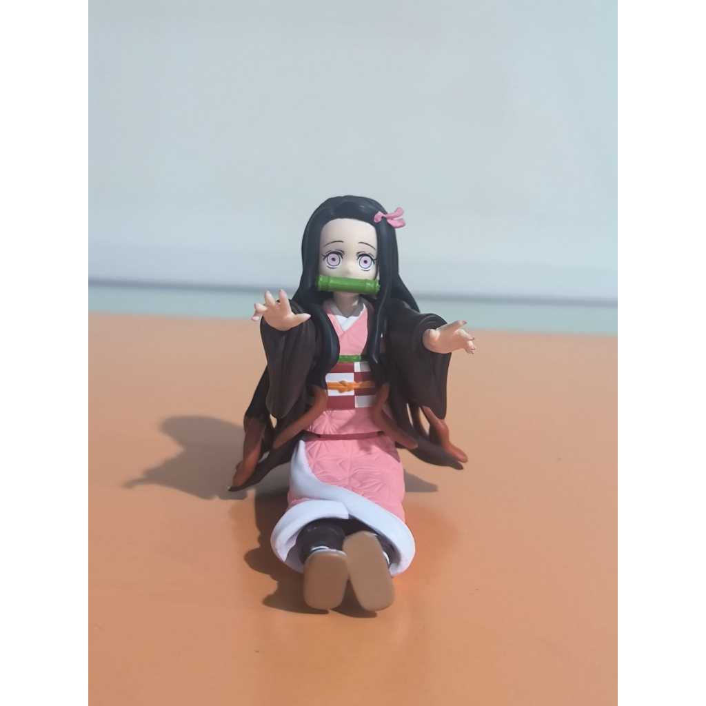 Suwarasetai Real Kimetsu no Yaiba Gashapon Figure - Nezuko
