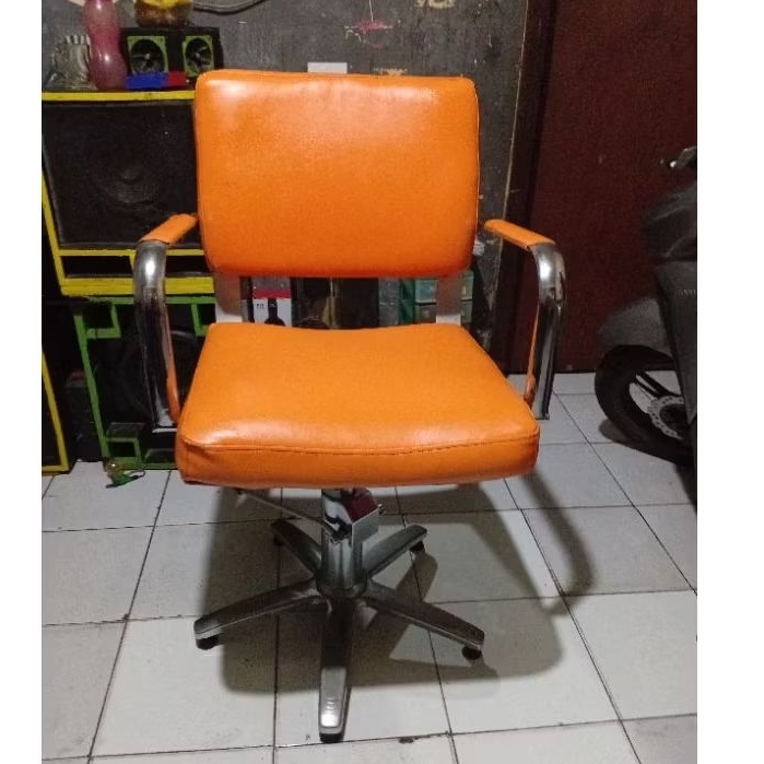 kursi barbershop salon hidrolik bangku pangkas rambut bekas second