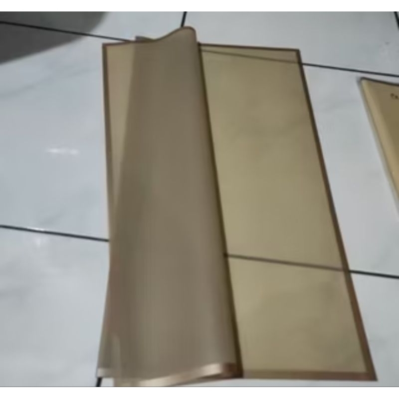 

KERTAS BUKET BUNGA CELLOPHANE LINE GLOD / WARPPING PAPER FLOWER LIST GLOD COLOR CHAMPAGNE GLOD