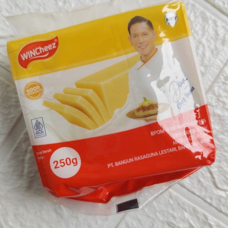 

KEJU WINCHEEZ CHEDDAR 250G / CHEDDAR CHEESE BLOCK WINCHEEZ