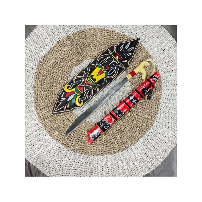 SATU SET PAJANGAN KHAS KALIMANTAN - AKSESORIES PERISAI MANDAU DAYAK SATU SET