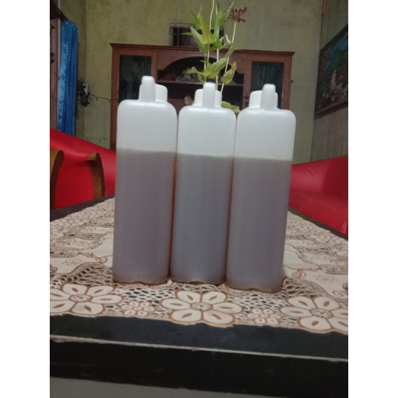 

Ready Madu Gringsing 100% Madu Asli Dari Peternak Langsung (1Kg)