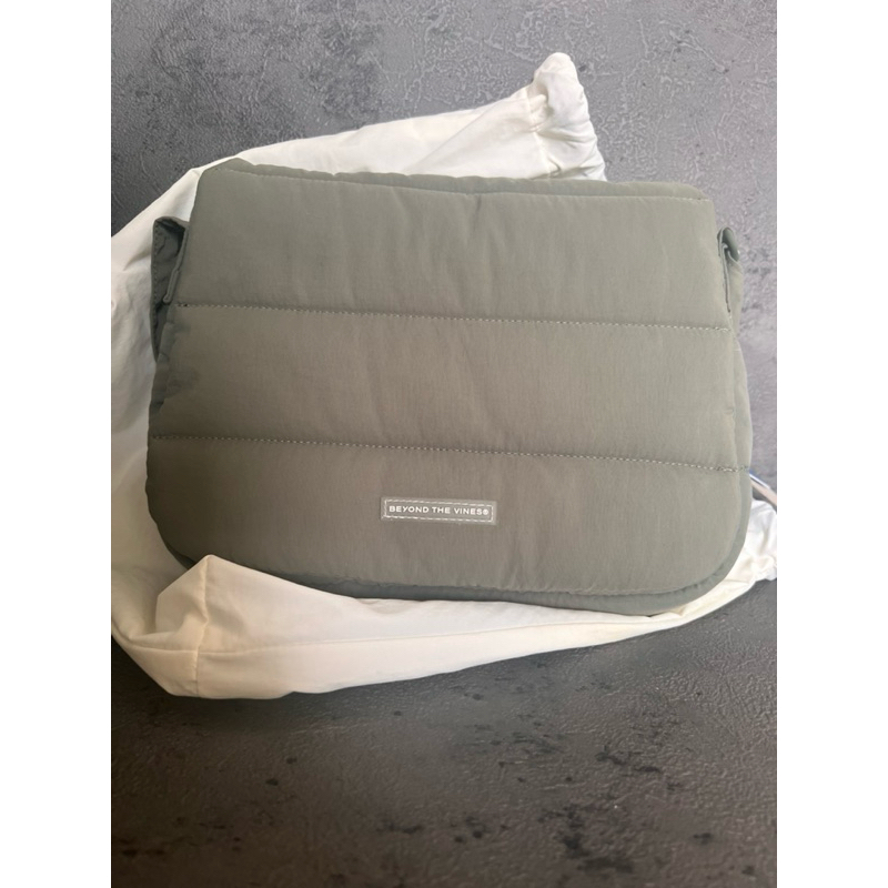 Preloved Beyond the Vines Poofy Bag moss