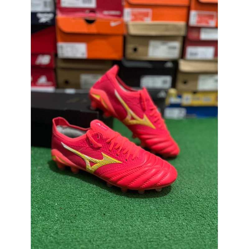 sepatu bola mizuno  Morelia beta
