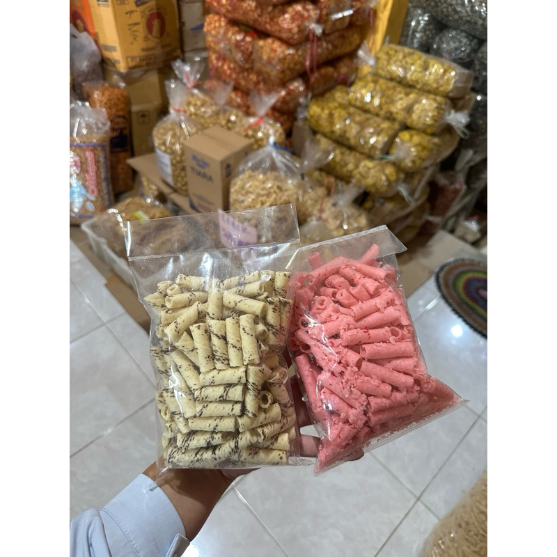 

200gr Twistter waffer coklat stroberi murah camilan