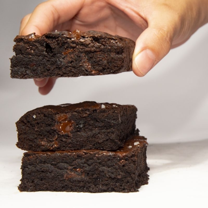 

Fudgy Chewy Brownies Premium