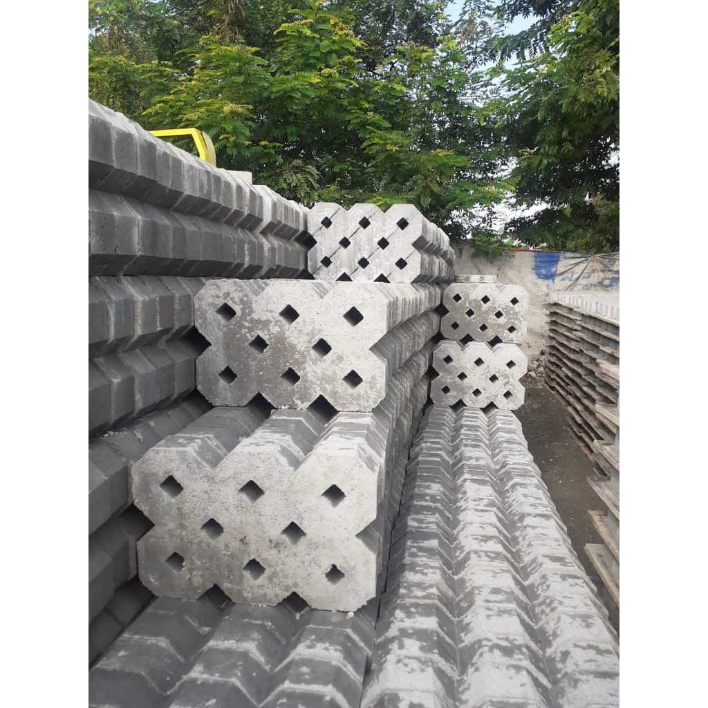 Grass Block Lobang 8 tebal 8cm / Paving Rumput. Ukuran 45x30x8cm
