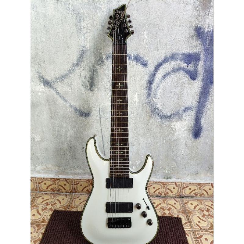 Electric Guitar Putih schecter c-8