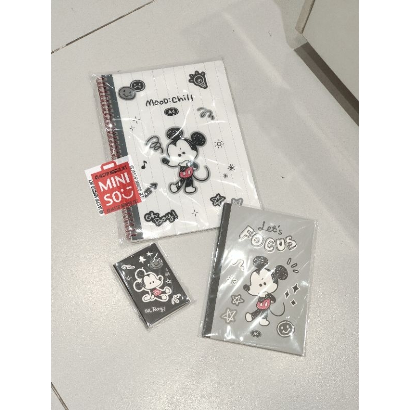 

MINISO Buku Tulis DISNEY Marvellous MICKEY Collection