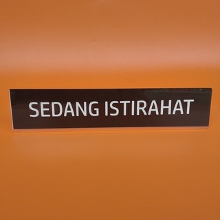 

Akrilik Meja, Akrilik Sedang Istirahat, Akrilik Lipat, Akrilik Papan Nama Meja