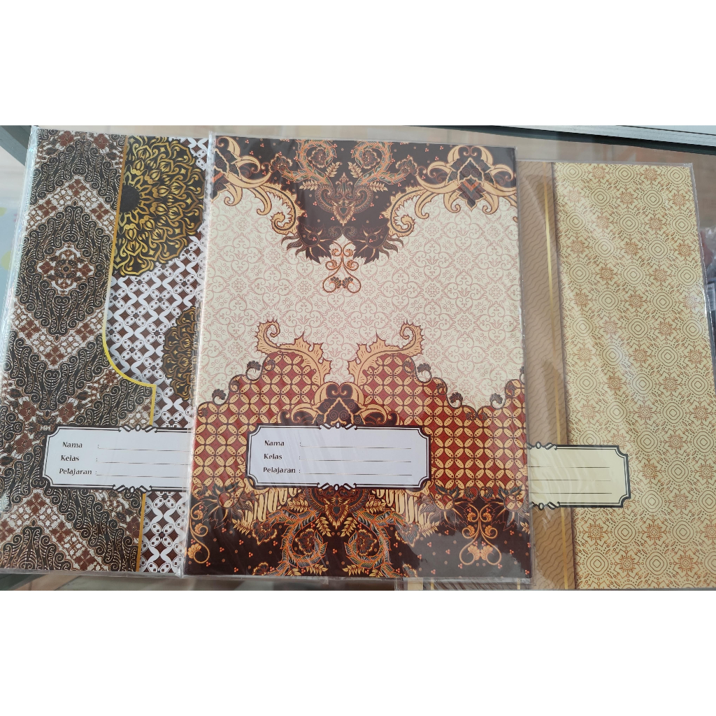 

SAMPUL KUARTO MOTIF BATIK