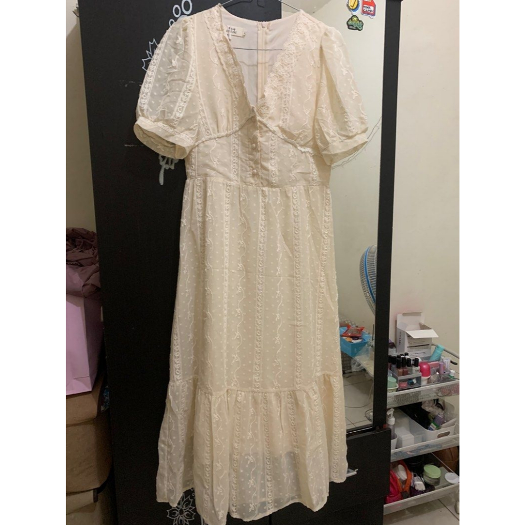 Dress Nadin Amizah
