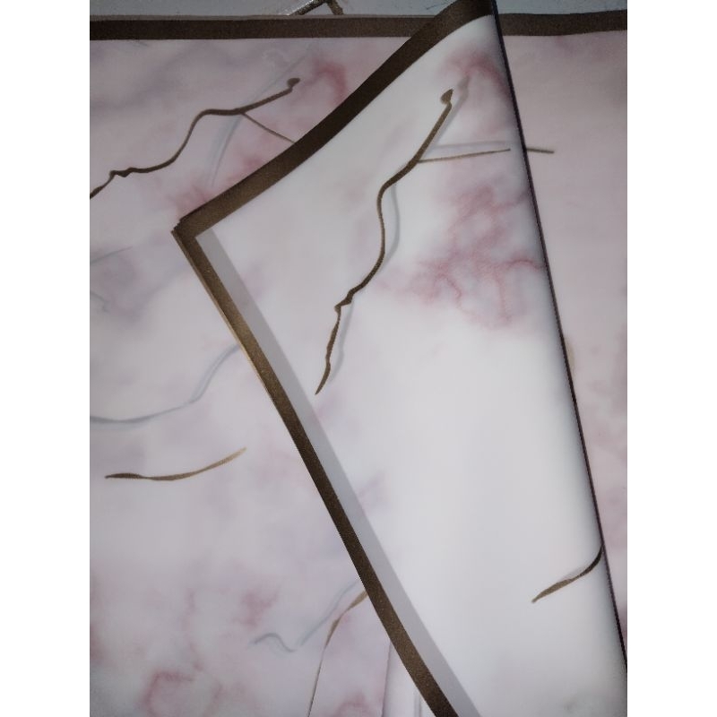 

KERTAS BUKET CELLOPHANE / WARPPING PAPER MOTIF MARBLE MAMER COLOR PINK MUDA LIST GLOD