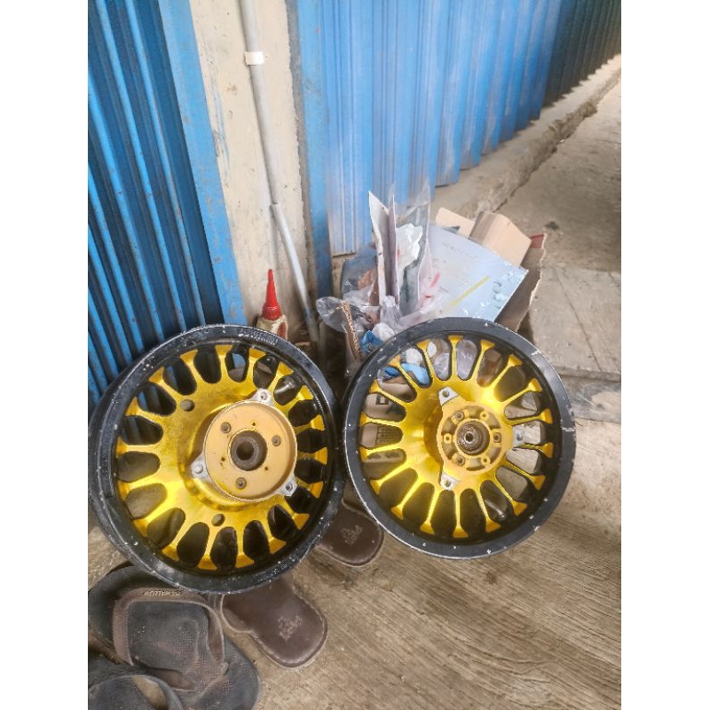 velg VND roulette nmax new ring 12 kondisi bekas