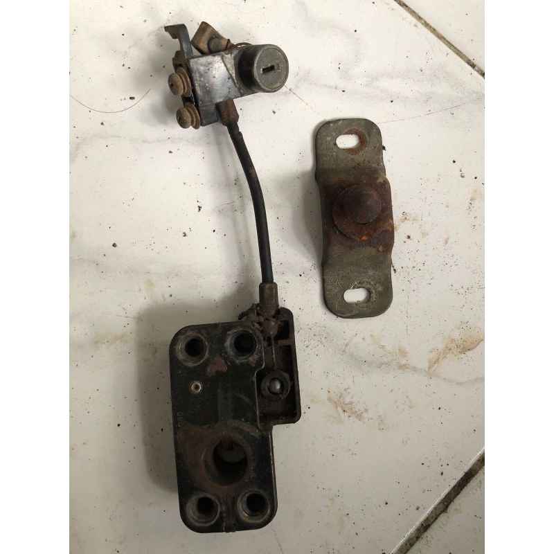 Kunci jok sadel original suzuki bravo rc100 rc110