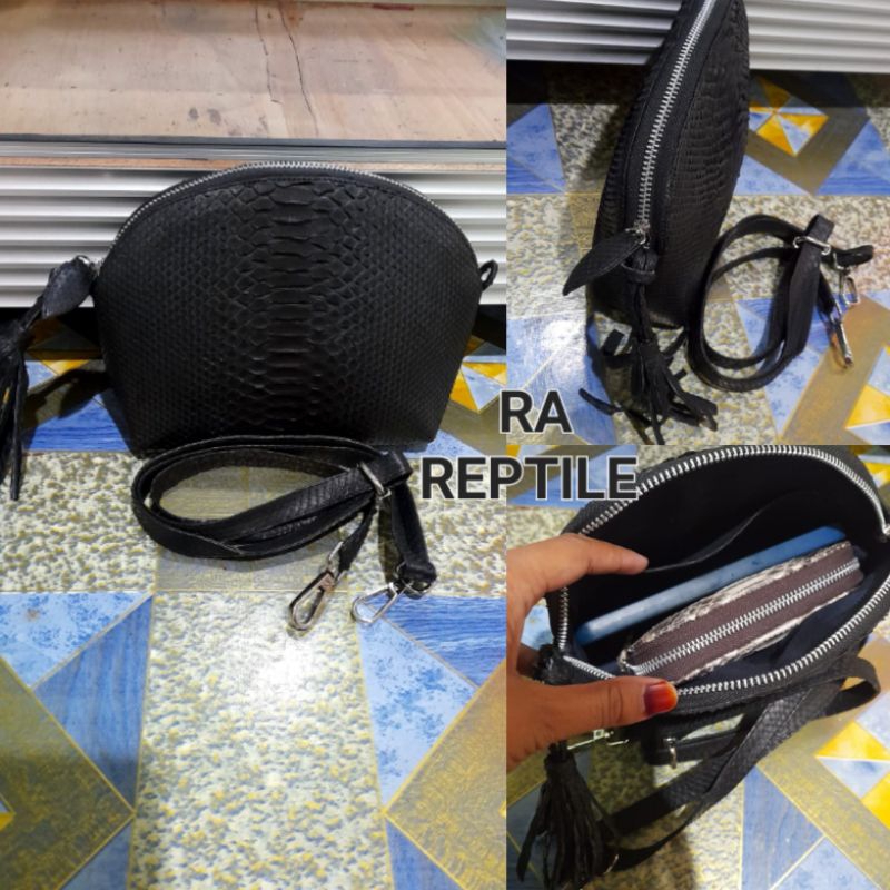 tas oval slempang kulit ular