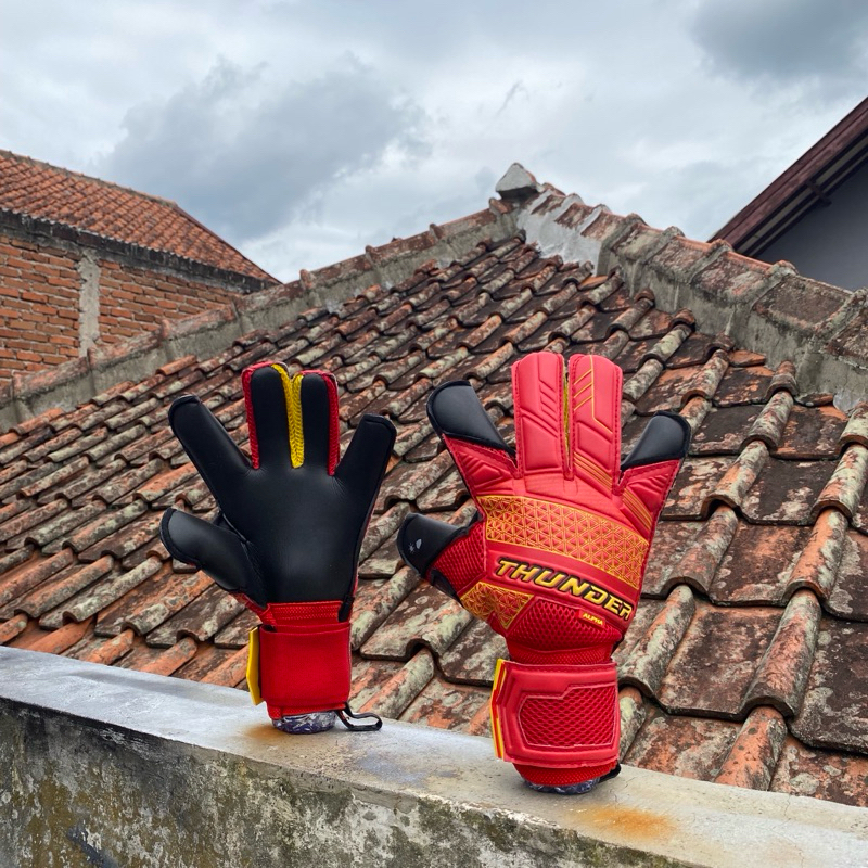 Sarung Tangan Kiper Thunder Veneno Osiris VG3 Sample Goalkeeper Gloves