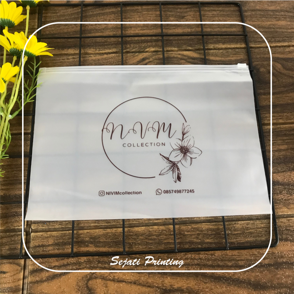 

(Isi 50pcs) Sablon Plastik Mika Zipper Premium 28x20cm, FREE DESAIN - SEJATIPRINTING