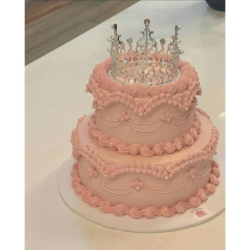 

KUE CUSTOM TINGKAT MAHKOTA