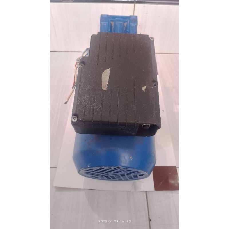 Dinamo Gear Motor Listrik Rumahan 1 Phase 1/2 Hp Rpm 1400 Rasio Gear 1:20 Gear Box Tipe Nmrv Dijamin