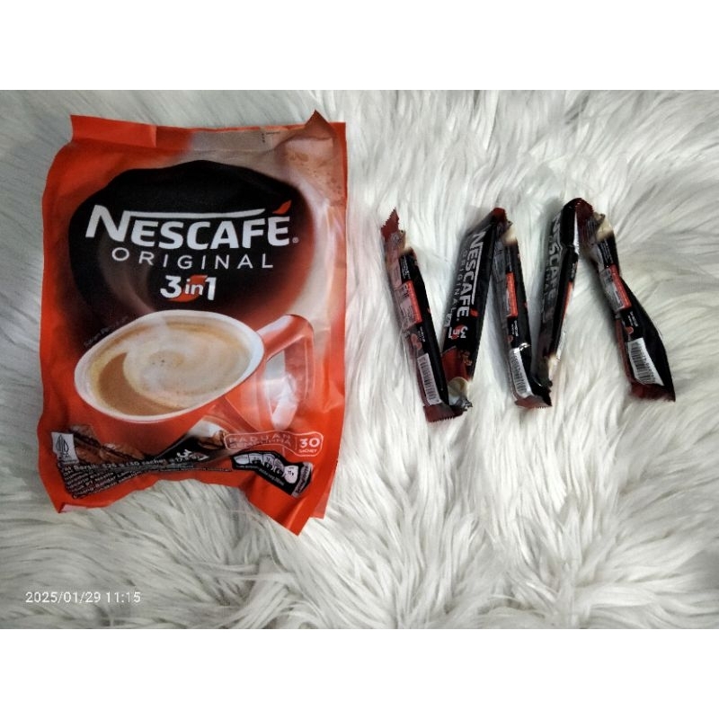 

NESCAFE ORIGINAL 3 in 1 kemasan 30 sachet