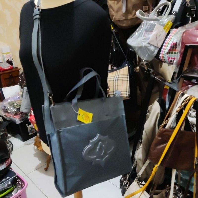 ORYANY ORIGINAL SLING AND TOTE BAG PRELOVED VVGC