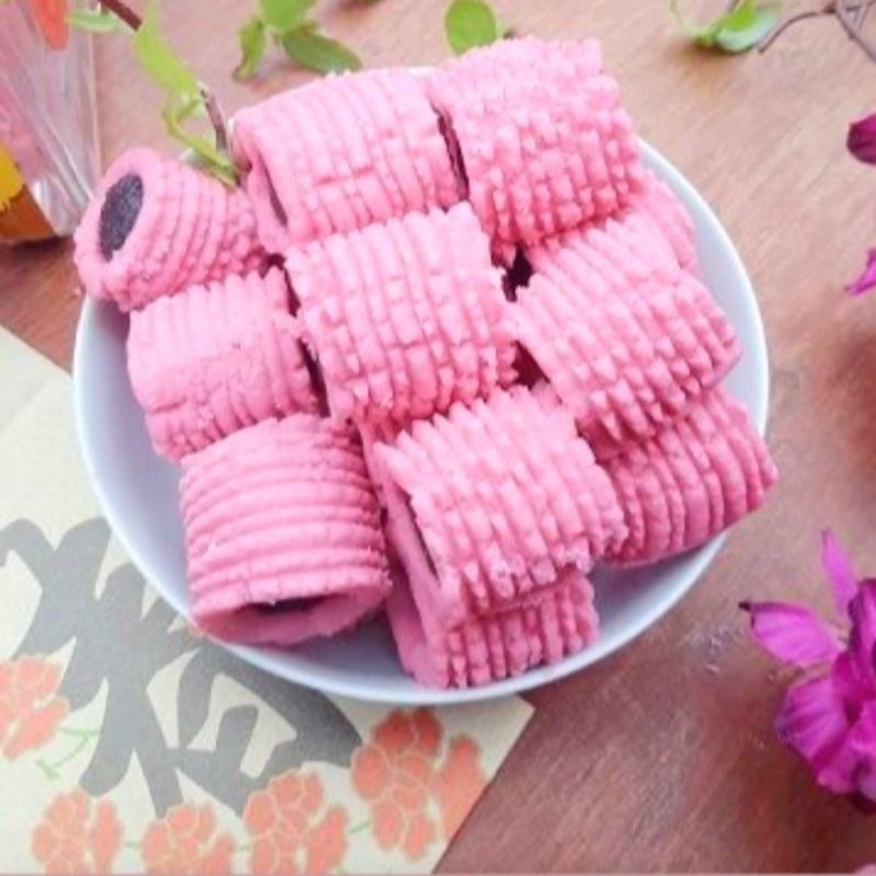 

KUE KERING - NASTAR GULUNG PINK - TOPLES MIKA UKURAN 250 gr - HALAL,MURAH,ENAK