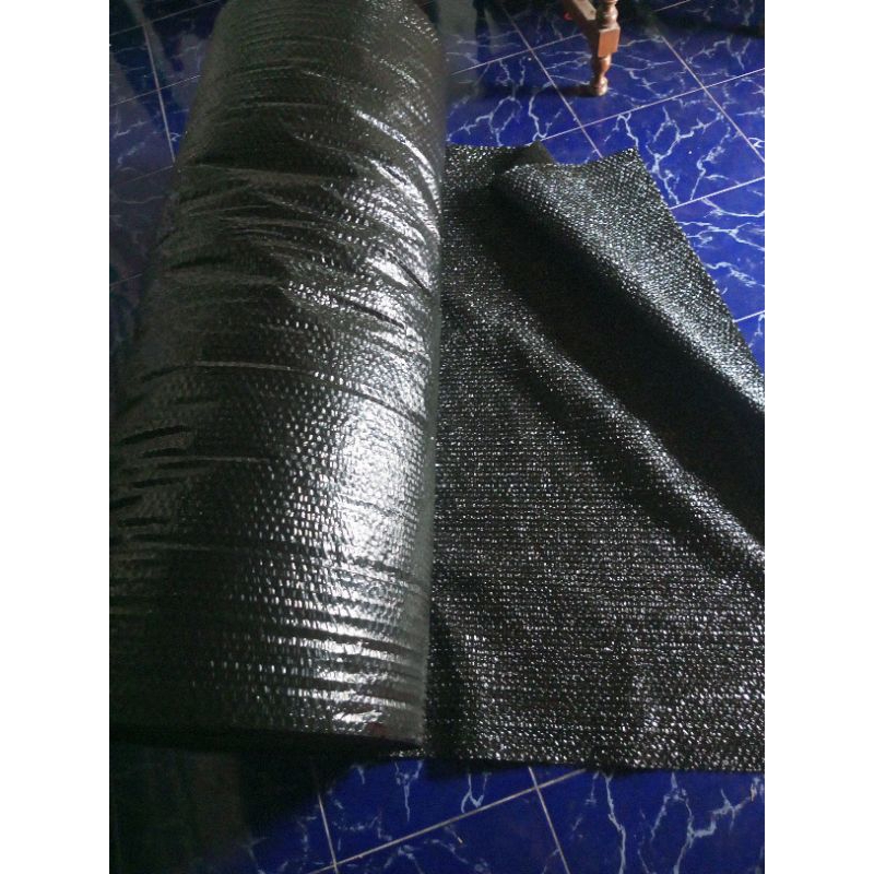 

Bubble wrap murah warna Hitam ukuran 125x100