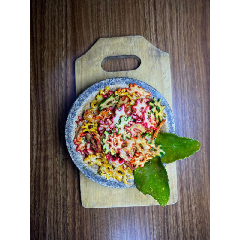 

Kerupuk bintang 88 pedas gurih daun jeruk