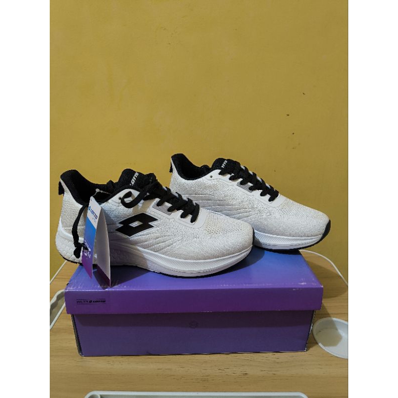 Sepatu Lotto Cubic Mens Running Shoes White