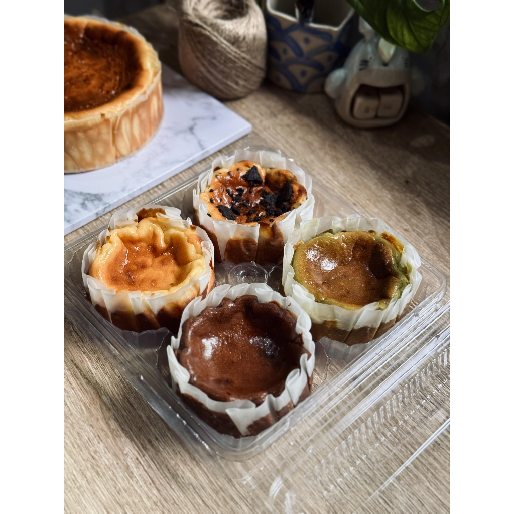 

PREMIUM Basque Burnt Cheesecake MINI - OLEH OLEH BOGOR - DAPAT DIKIRIM KE SELURUH INDONESIA