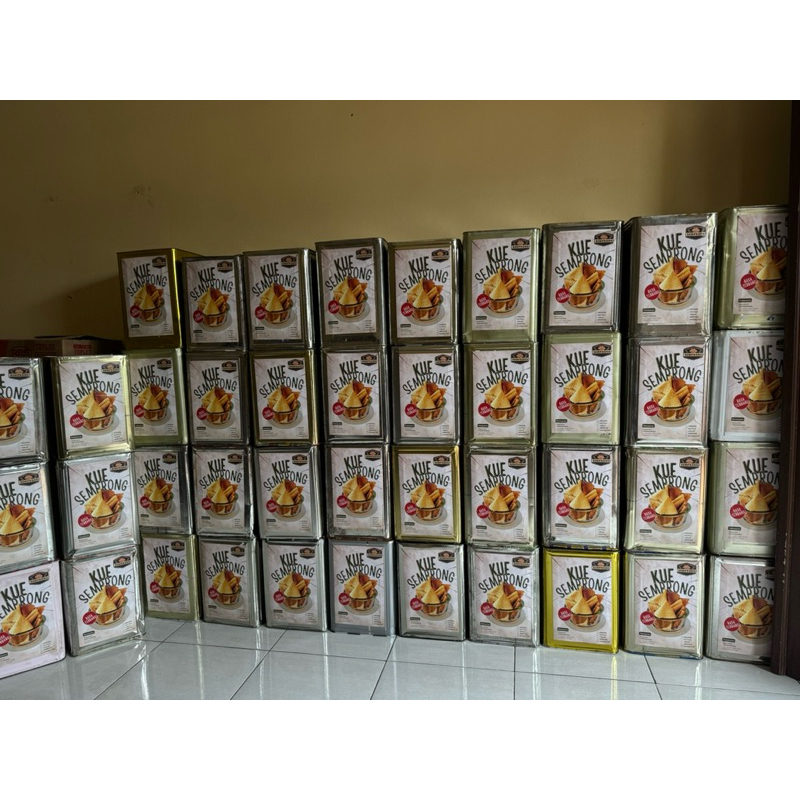 

COD Kue Semprong kalengan