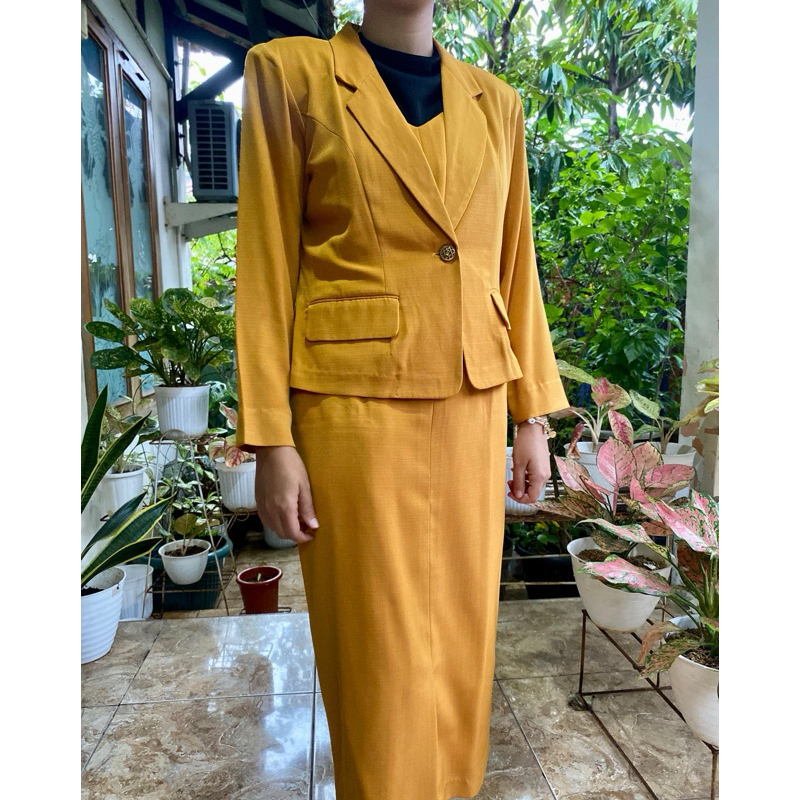 Preloved Setelan Safari Wanita