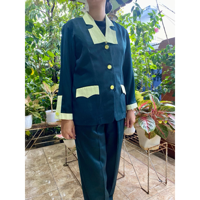 Preloved Setelan Safari Wanita