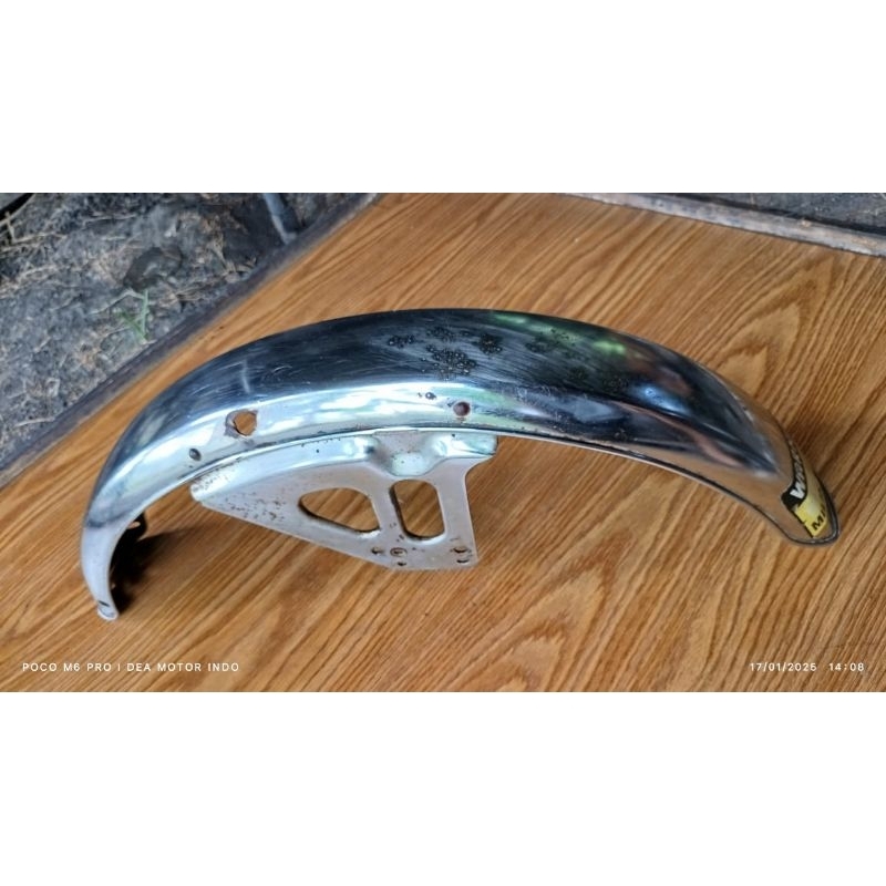 Spakbor/ sepakbor/ selebor Suzuki GP original spakbor depan Suzuki GP original atau slebor depan Suz