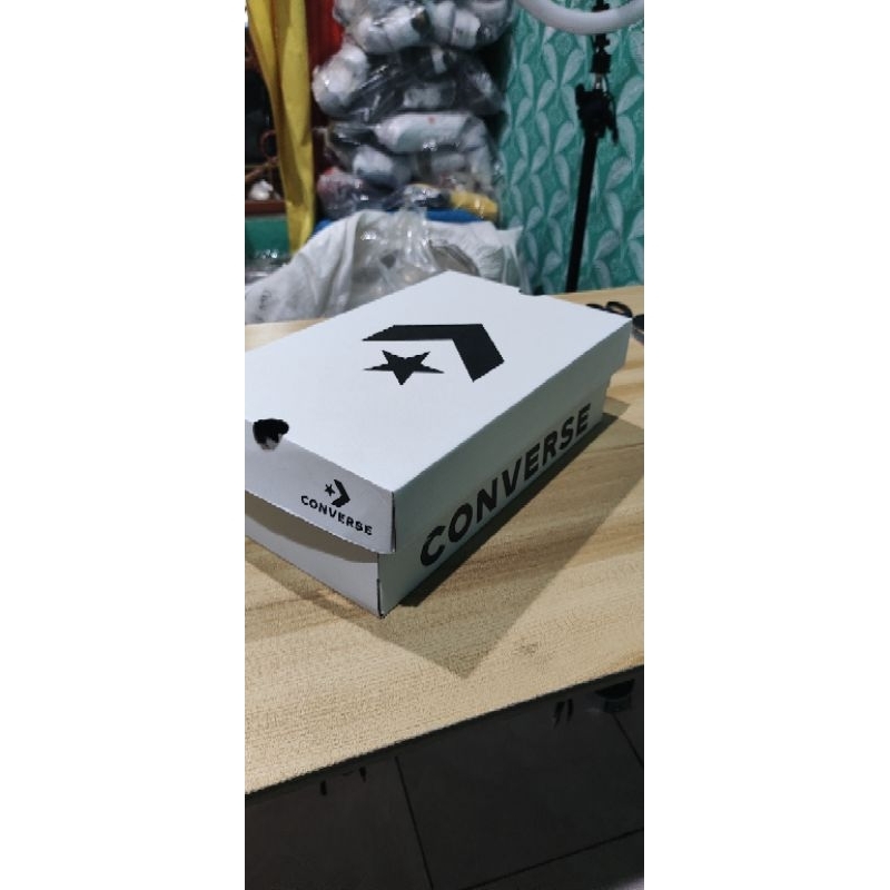Box Sepatu Converse Seri Play Star Warna Putih Made In China