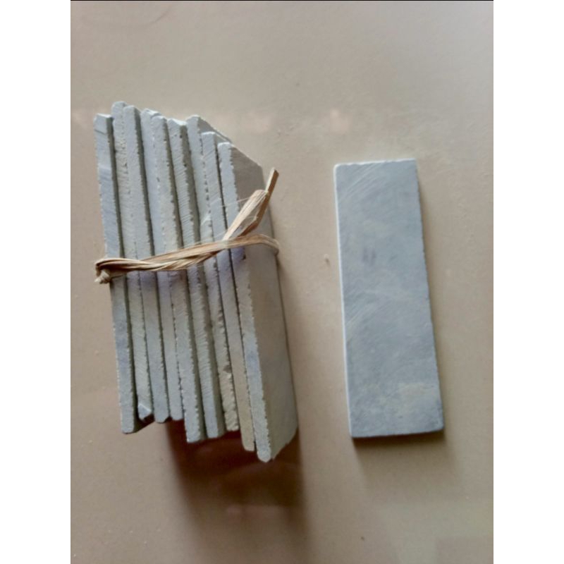 Batu asah pisau sadap karet