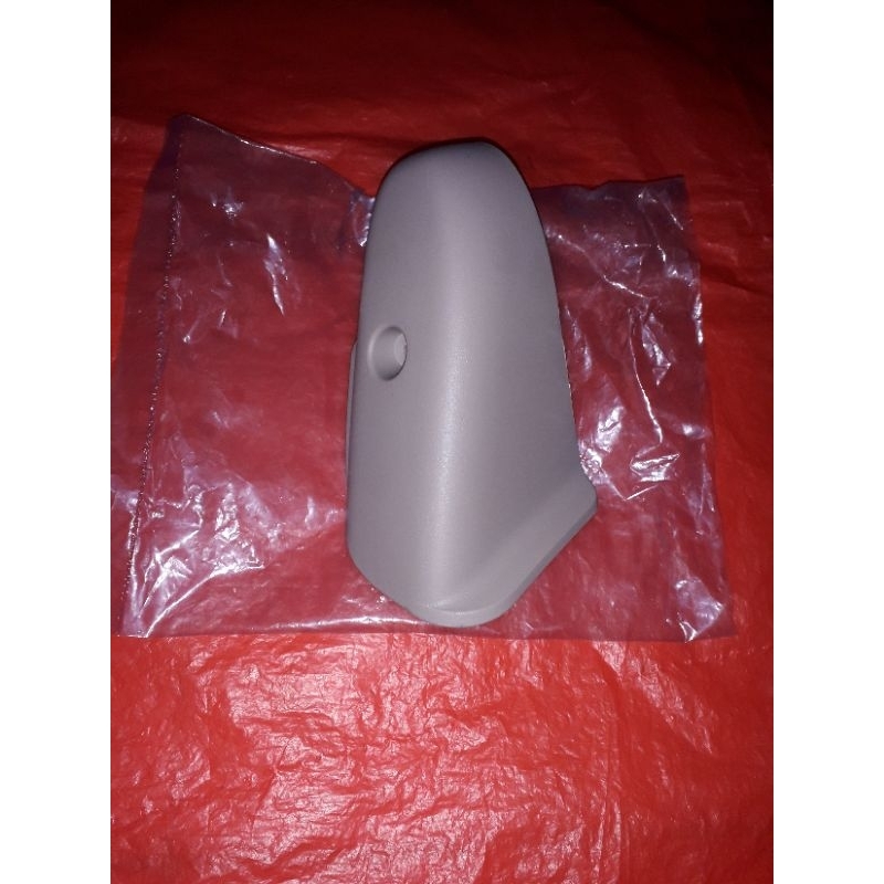 Cover baut jok baris ketiga bagian belakang kiri innova 2009-2015 original