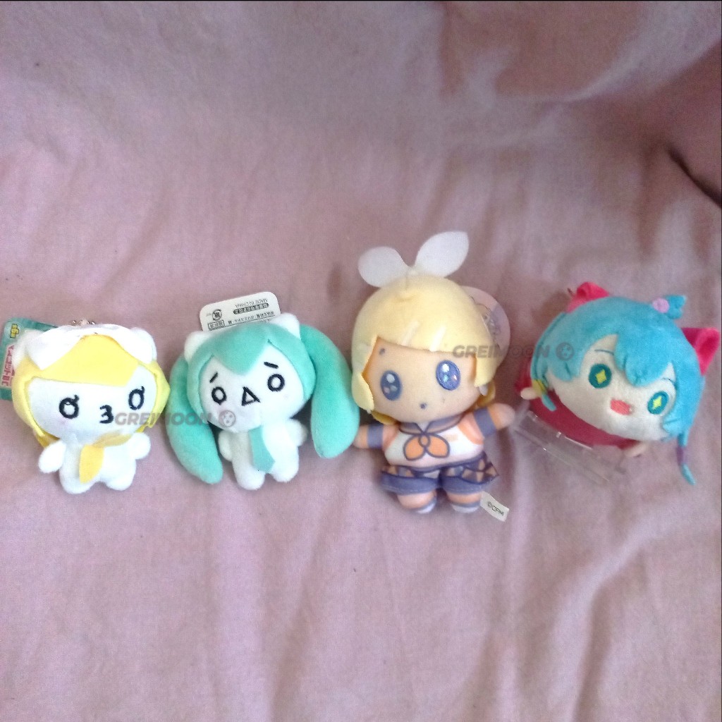 Ganci/Keychain Boneka Plush Anime Miku & Rin Mochi dan Kaomoji