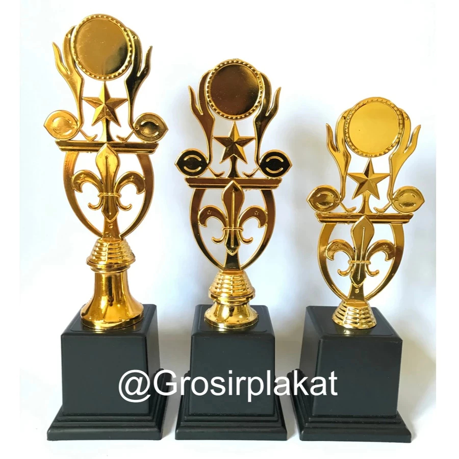 Piala pramuka satu set Piala Pramuka 1 Set isi 3