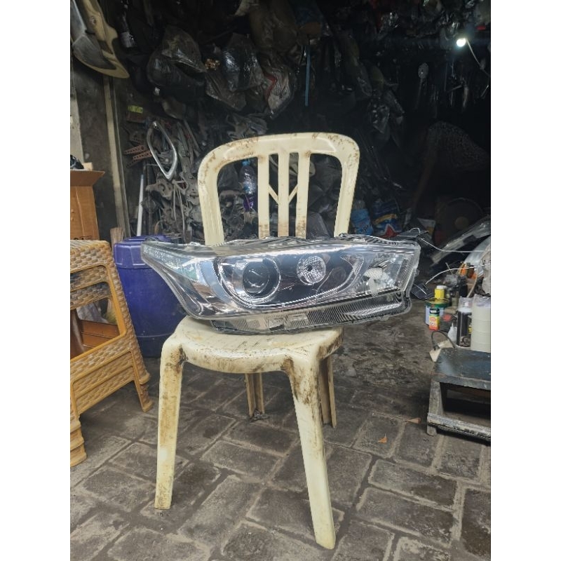 Headlamp yaris thn 2015, 2016 original.