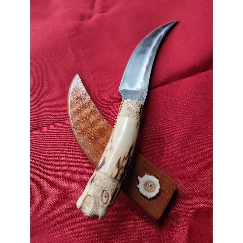 Belati Gagang Tanduk Rusa ukir khas kalimantan