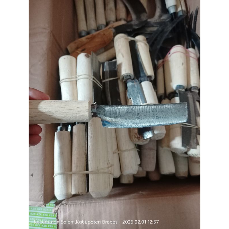 pisau  dapur bahan baja gergaji