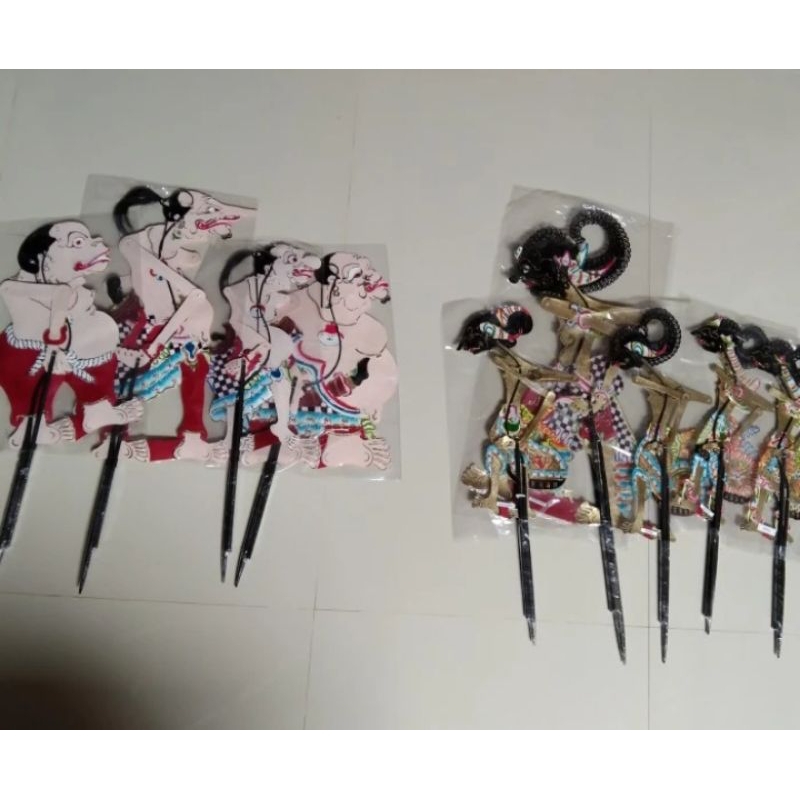 WAYANG KULIT PENDOWO LIMO DAN WAYANG KULIT PUNAKAWAN SENO NUGROHO