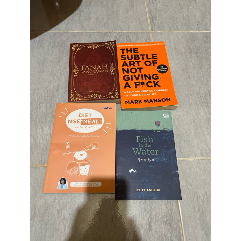 

Preloved Buku Bekas Novel The suble art of not giving, fish in the water