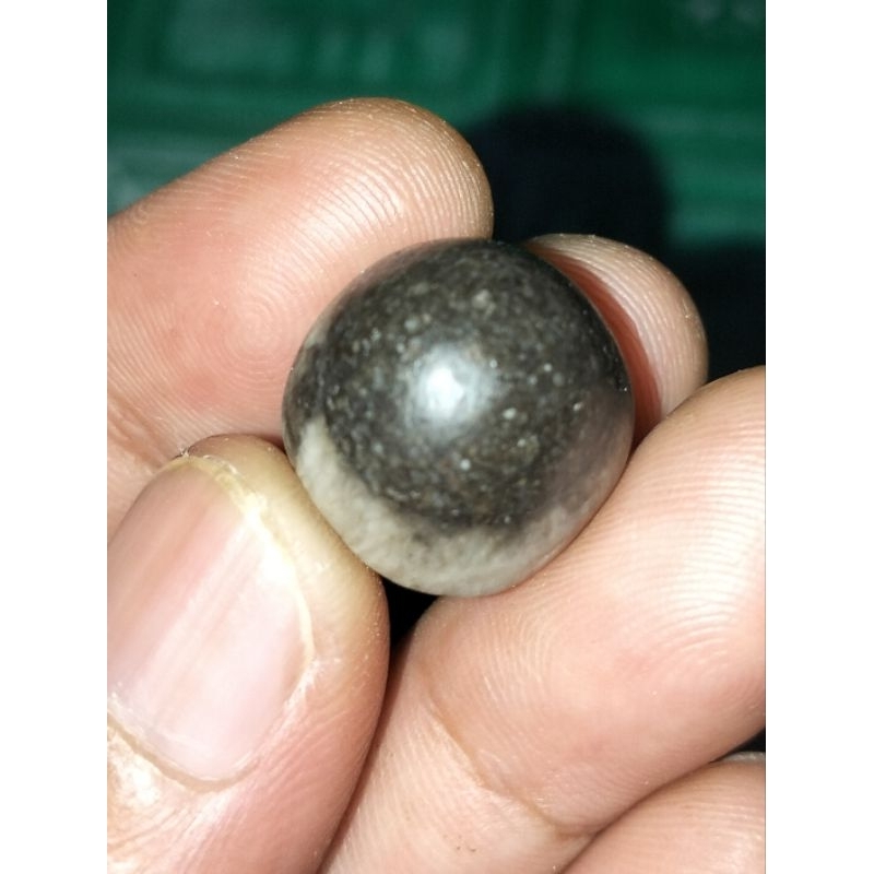 batu temuan lawas seperti bola mata natural batu alam